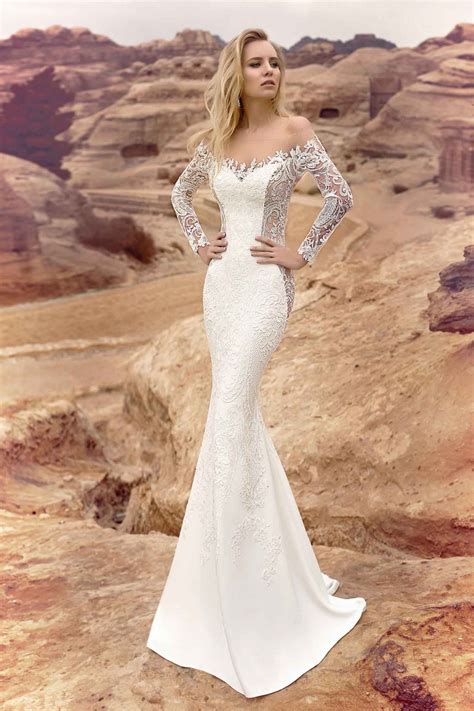 Robe de mariée fourreau à manches longues Oksana Mukha Paris