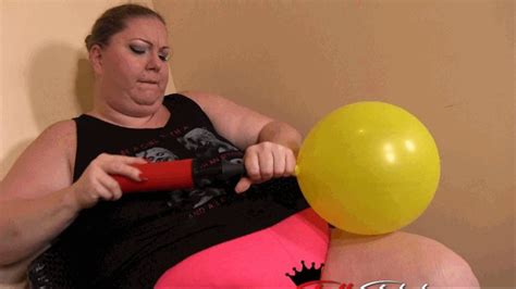 BBW Mini Muffins Balloon Pop Play BBW FAT FETISH CLIPS Clips4sale