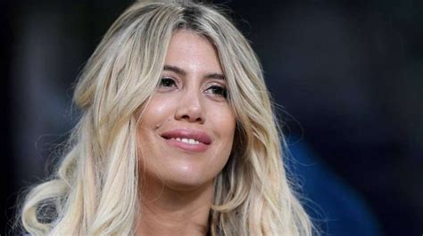 Wanda Nara arrojó una picante respuesta a un hater que le recordó su