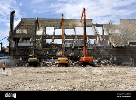 Demolition of Lansdowne Road stadium Stock Photo - Alamy