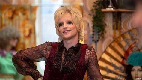 Breve Linha Do Tempo Das 13 Vezes Que A Disney Apresentou Um Primeiro Personagem Gay Pausa