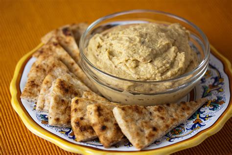 Garlic and Jalapeño Hummus Recipe - Food Republic