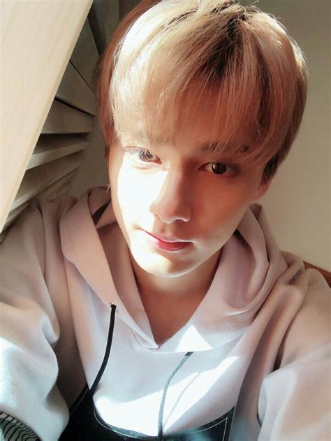 Jun Carat Day Selca Seventeen Jun Seventeen Seventeen Junhui