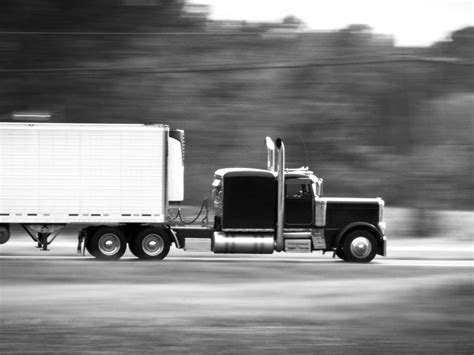 Proving Negligence In Truck Accidents In Arizona