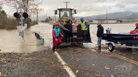 11 15 2021 Sumas Wa Major Flooding Rescues Community At Work Youtube