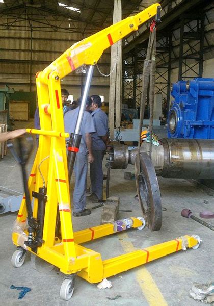 Hydraulic Floor Crane For Construction Feature Capable For Load