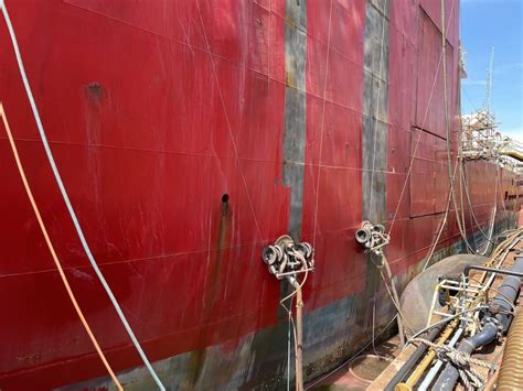 Ship Hull Cleaning And Blasting Vertidrive Magnetic Robot Crawlers