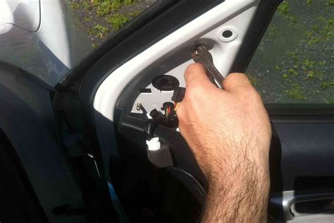 How to Replace a Side View Mirror