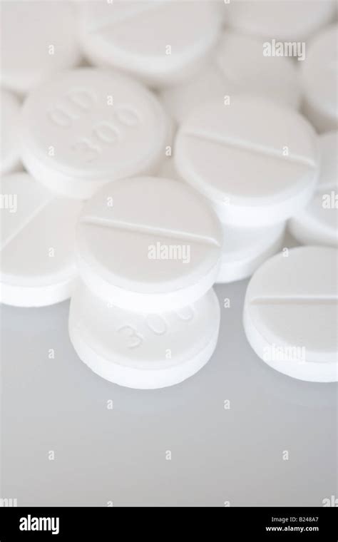 Round White Tablets Stock Photo Alamy