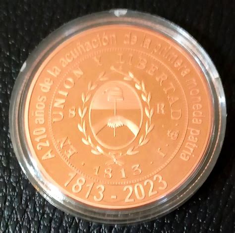 Medalla Conmemorativa Primera Moneda Patria Argentina MERCADO FILATELIA