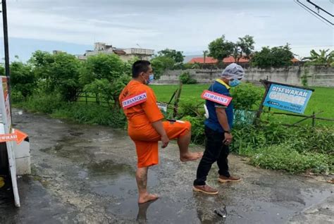 Adegan Diperagakan Dalam Rekonstruksi Penusukan Istri Dan