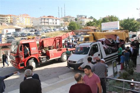 Freni Boşalan Kamyon Mahalleyi Savaş Alanına Çevirdi Haberler