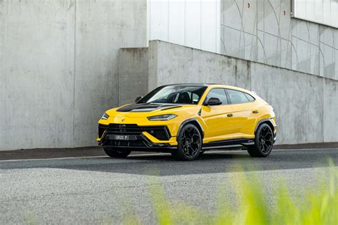 2023 Lamborghini Urus Performante Review Sadeaalaradio