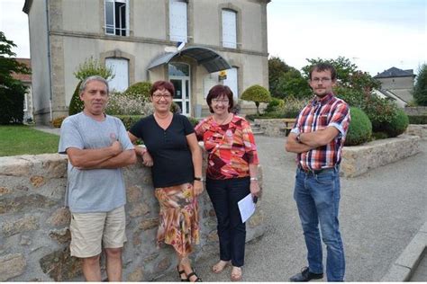 Une Balade Autour Des Sites Embl Matiques De St Priest La Feuille La