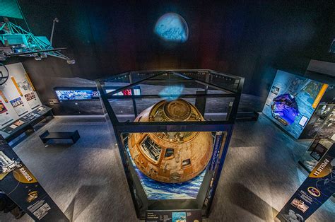 'Destination Moon': Take a tour of new Air and Space Museum gallery ...