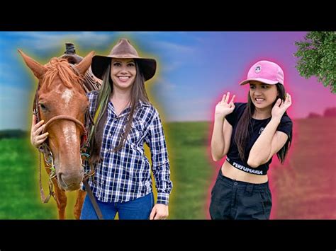 Hot Sexy Larissa Gaino Bikini Pics