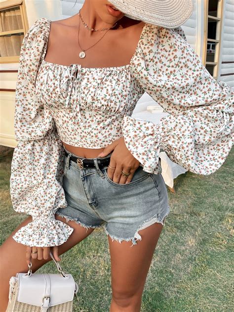 Ditsy Floral Square Neck Knot Front Crop Blouse