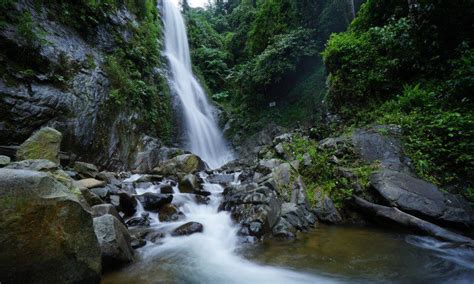 5 Air Terjun Curug Di Karawang Yang Paling Indah Hits De Java