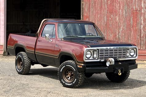 52l Magnumpowered 1977 Dodge W100 4x4 4 Speed For Sale On Bat