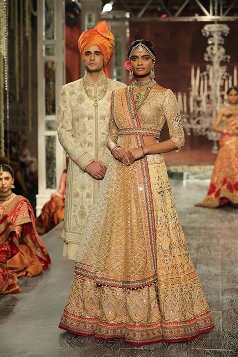 Tarun Tahiliani Bridal And Couture Collection 2016 At Icw