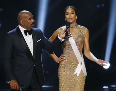 Photos Iris Mittenaere Lue Miss Univers Tous Les Clich S Du D Fil En Bikini Au Sacre Voici