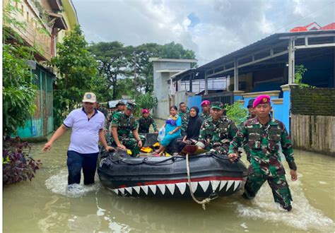 Tunjuk Id Tni Al Kerahkan Unsur Laut Dan Udara Untuk Evakuasi Kapal