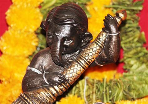 Beckon Venture Handcrafted Lord Ganesh Ji Murti Showpiece For Home