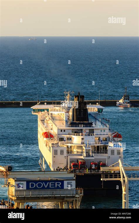 England Dover Harbour Dfds Cote Des Flandres Car Ferry Docking