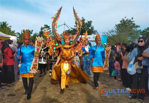 Busana Keberagaman Budaya Ditampilkan Di Kegiatan Karnaval Hut Koltim