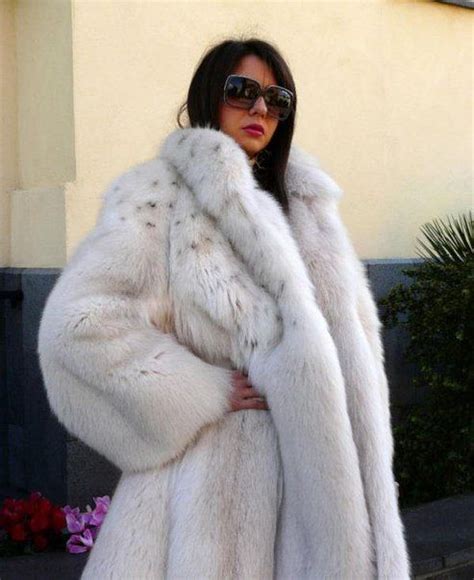 Pin By Roxana Russo On Roxana Wonderful Fur World Fur Fashion Fox Fur Coat Fur Coat