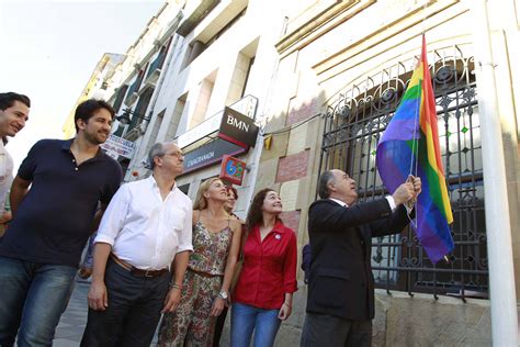 El Ayuntamiento Iza La Bandera Arcoiris Para Conmemorar El D A Del