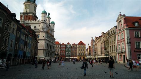 Town Hall Market Square Old Town Poznan Visions Of Travel