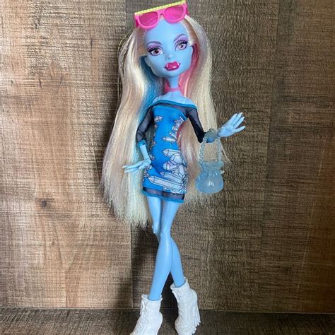 Abbey Bominable - Etsy
