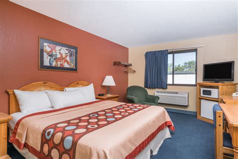 Super 8 By Wyndham Baxterbrainerd Area Baxter Mn Hotels