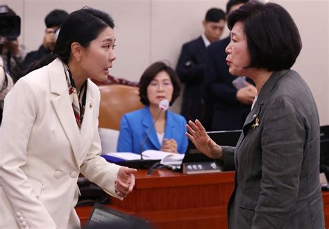 김행 청문회 시작부터 고성“예의 지키라” Vs “조용히 해”