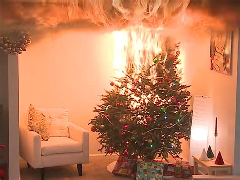 Holidays on fire: When Christmas trees and candles lead to 911 calls ...