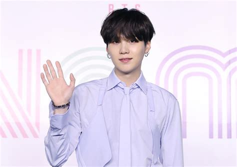 공식 방탄소년단 슈가 코로나19 확진특별한 증상·타 멤버 접촉無전문