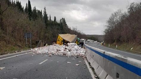 Incidente Sul Raccordo Firenze Siena Chiusa La Carreggiata Verso Il