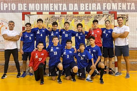 Equipa Sub 16 da Escola de Andebol de Moimenta da Beira na 2ª fase do