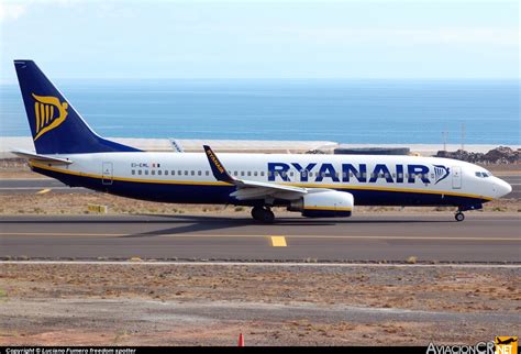 EI EML Ryanair Boeing 737 8AS AviacionCR Net