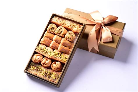 ASSORTED BAKLAWA LUXURY BOX SMALL