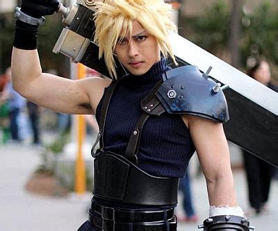 Final Fantasy 7 Cloud Cosplay