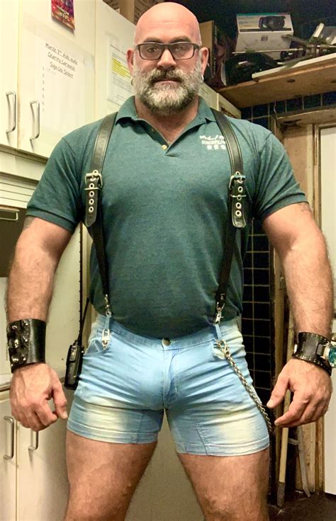 Rule 34 Bara Beard Big Bulge Bulge Daddy Hairy Chest Huge Bulge Porn