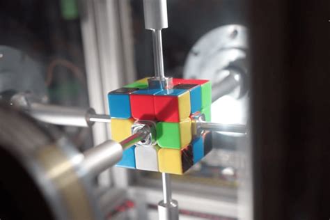 Whats The Fastest Rubiks Cube World Record Time Watch This Robot