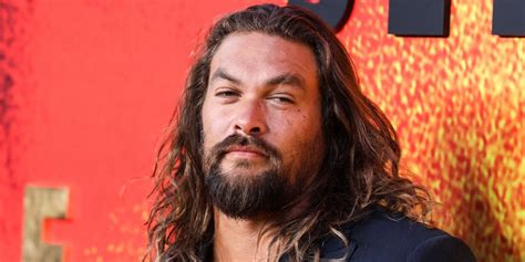 Jason Momoa contre toute attente il se dévoile les fesses à l air