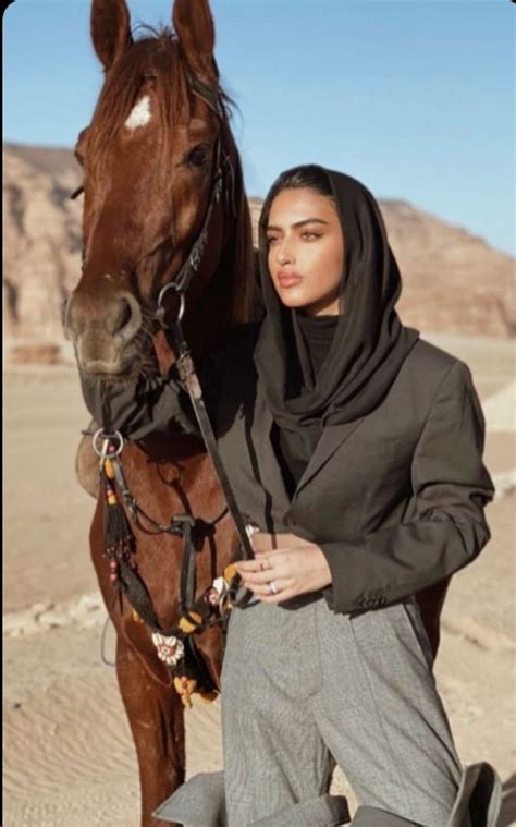 #animals #photography #moments | Девушка и лошадь, Одежда для верховой ...