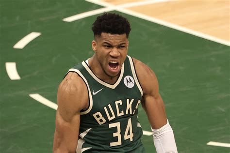 Its Here Giannis Is Taking Yet Another Leap Brew Hoop