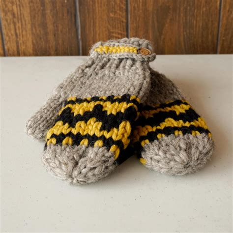 Hand Knit Wool Mittens with Strap