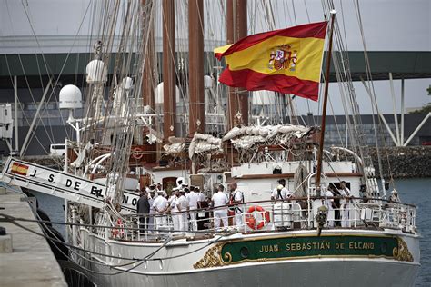 El buque escuela español Juan Sebastián de Elcano llega a Panamá En