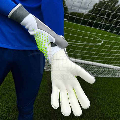 Soccer Goalkeeper Gloves For Youth Football Goalie Gloves With Strong